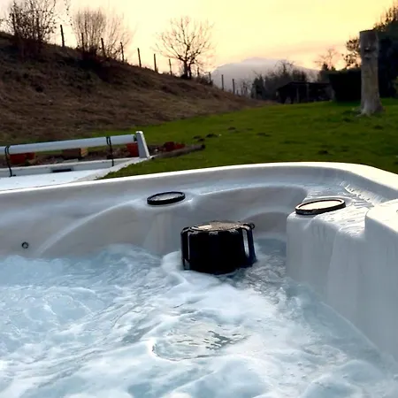 Les Hauts D - Countryside With Hot Tub *
