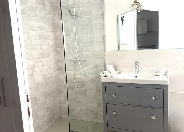 Les Hauts D - Countryside With Hot Tub Apartamento